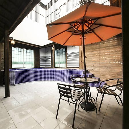Almond Hotel Gupo Station Busan Ngoại thất bức ảnh