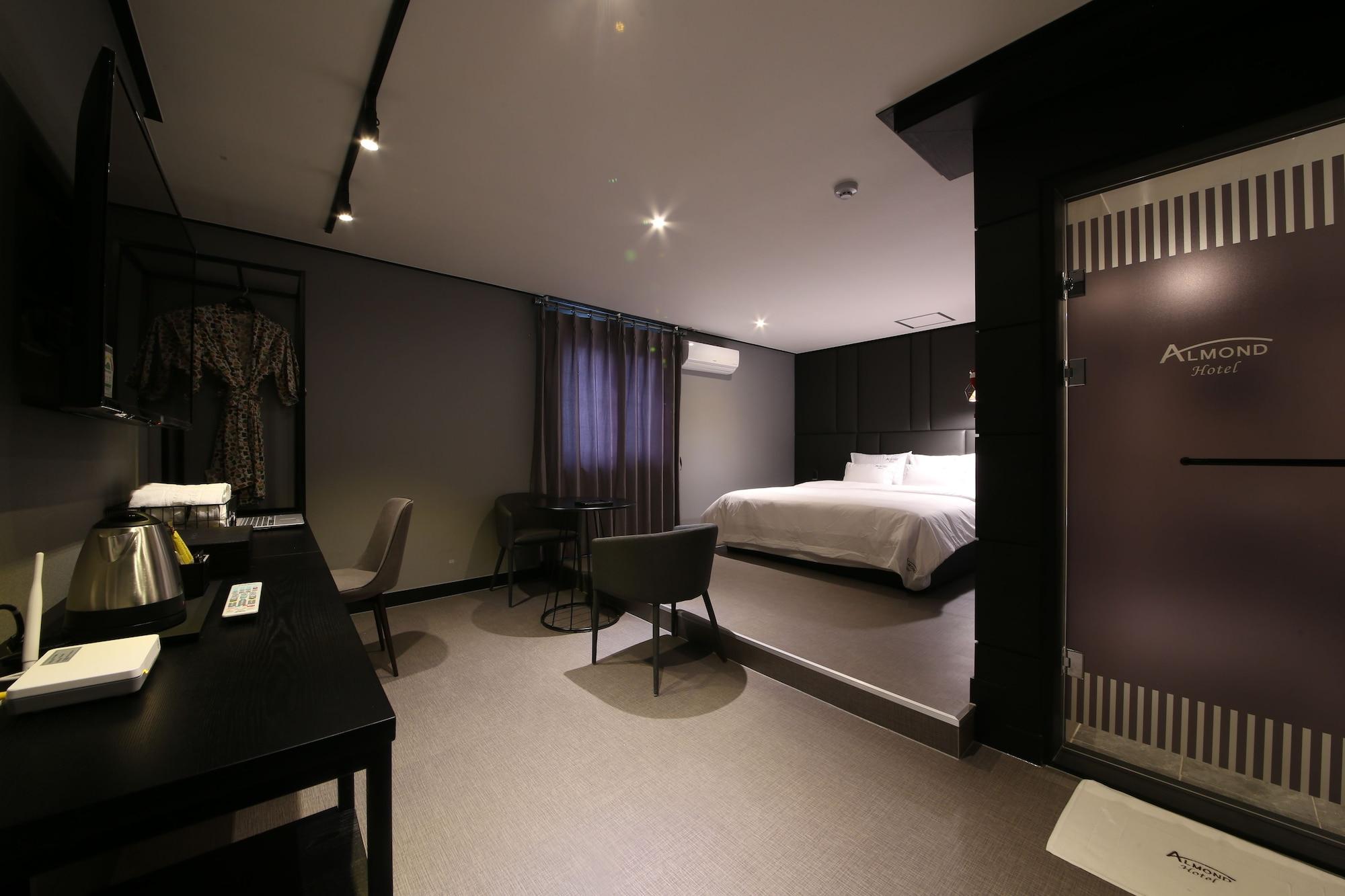 Almond Hotel Gupo Station Busan Ngoại thất bức ảnh