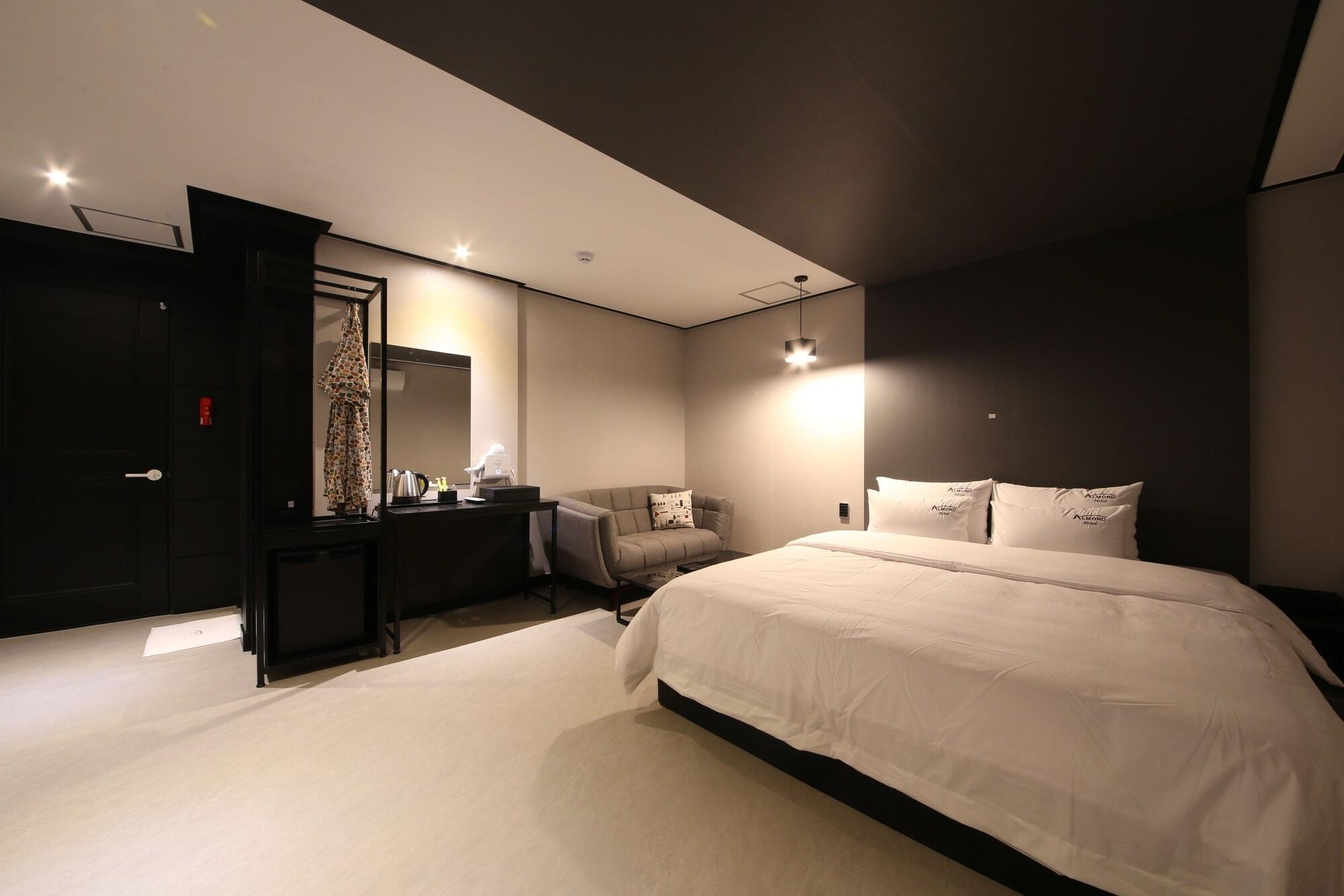 Almond Hotel Gupo Station Busan Ngoại thất bức ảnh
