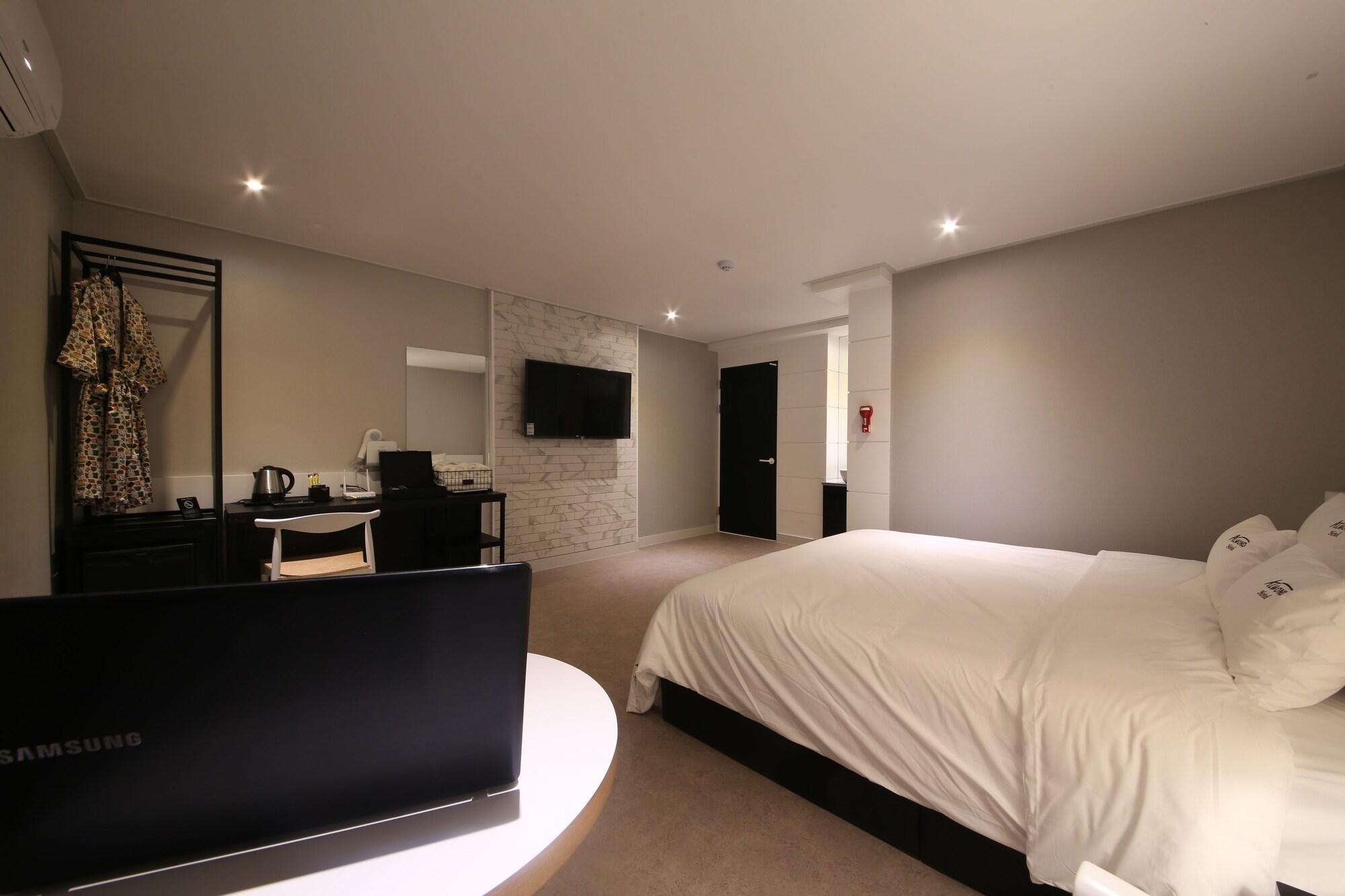 Almond Hotel Gupo Station Busan Ngoại thất bức ảnh