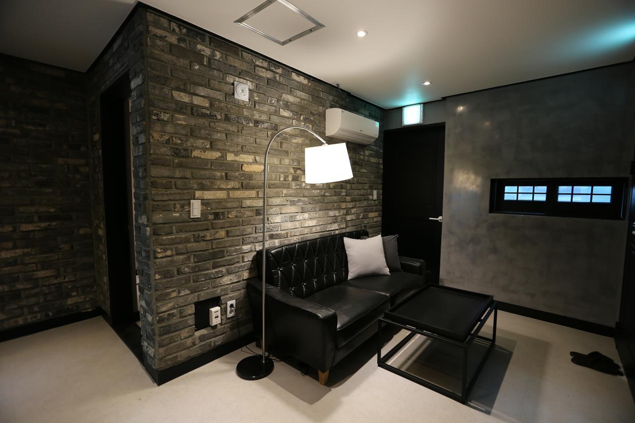 Almond Hotel Gupo Station Busan Ngoại thất bức ảnh