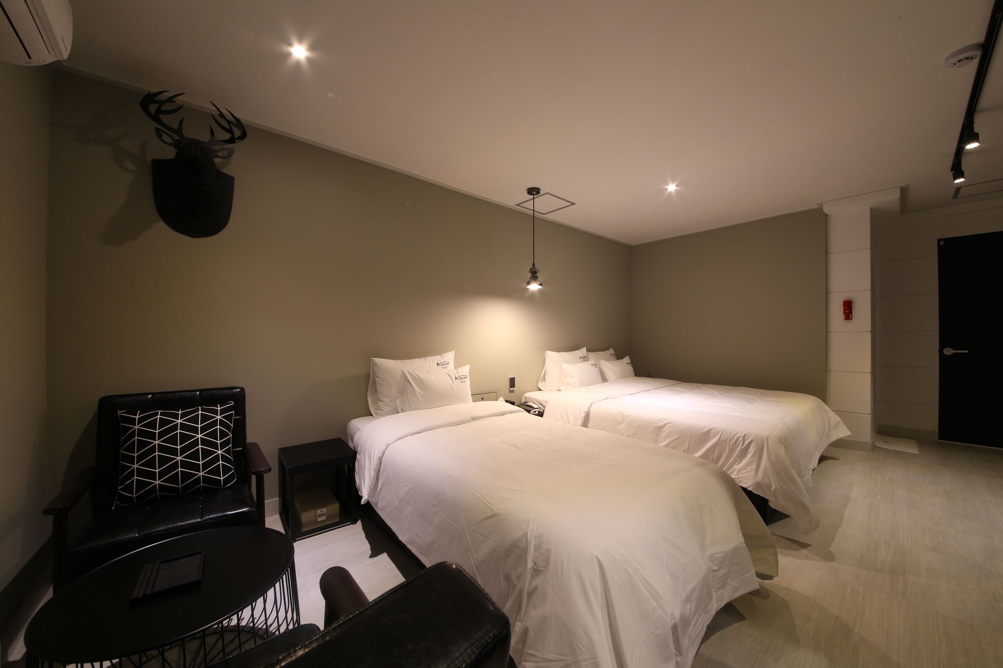 Almond Hotel Gupo Station Busan Ngoại thất bức ảnh