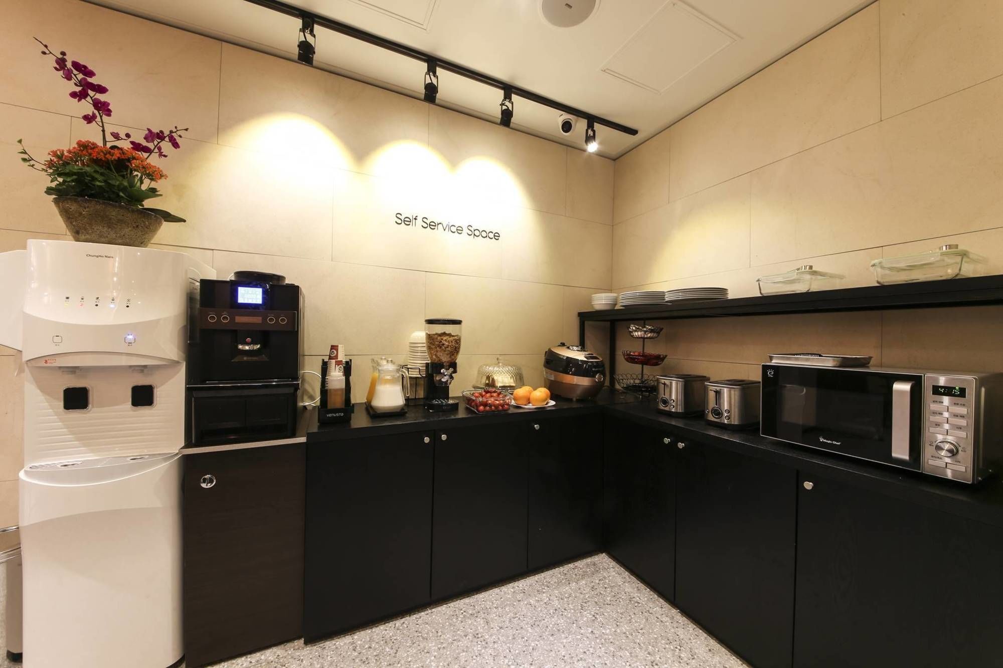 Almond Hotel Gupo Station Busan Ngoại thất bức ảnh