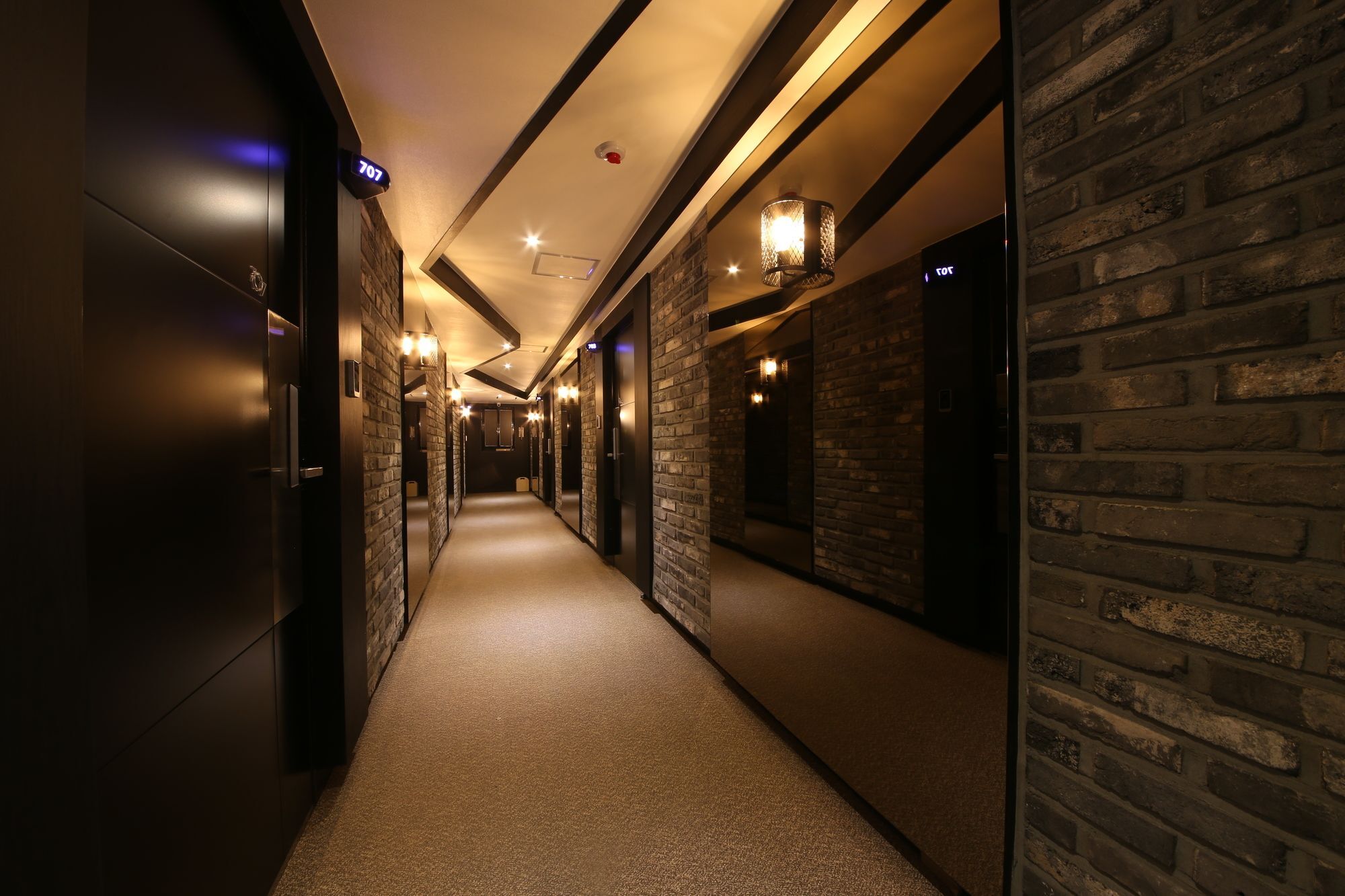 Almond Hotel Gupo Station Busan Ngoại thất bức ảnh